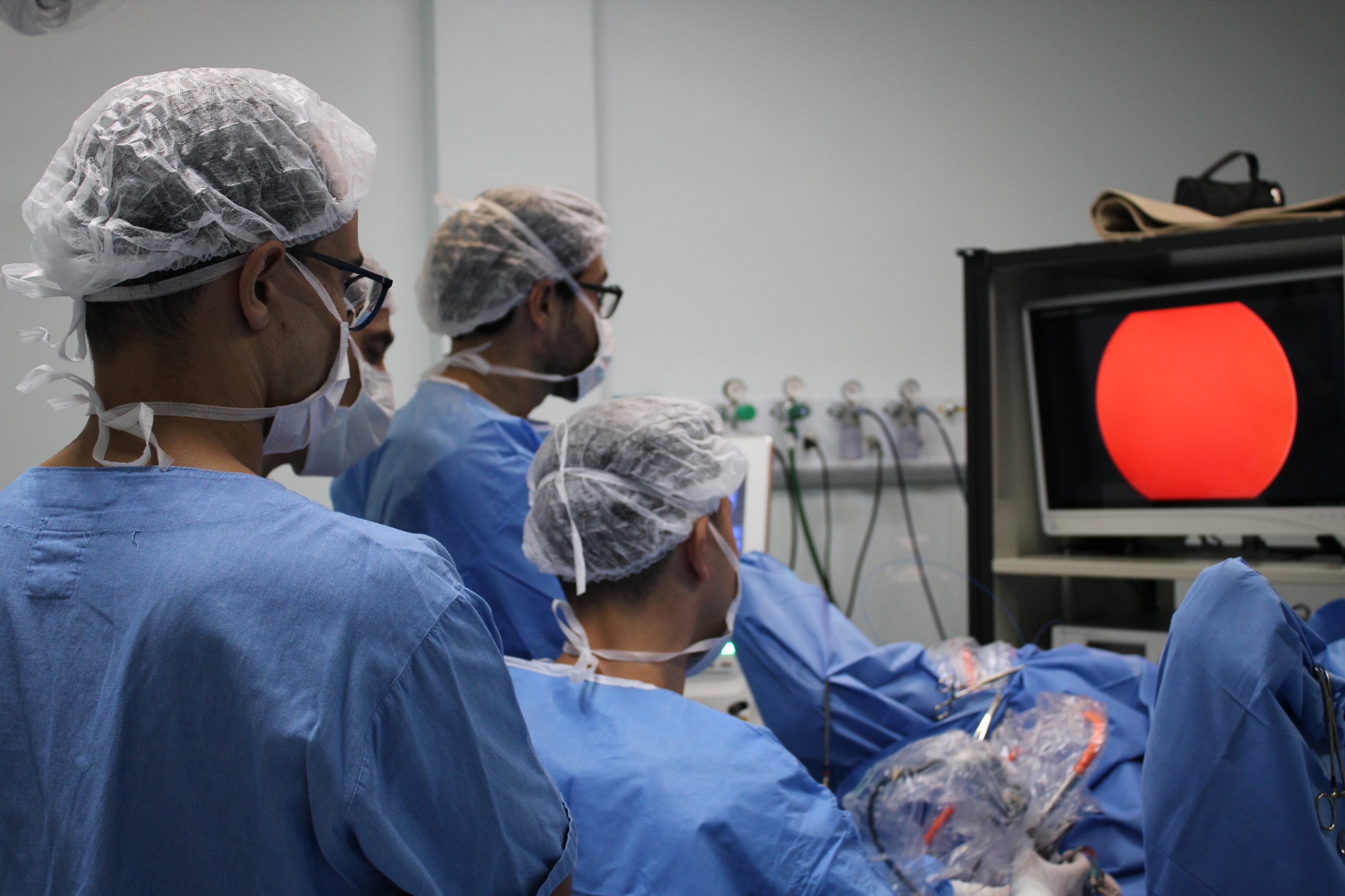 Leia mais sobre o artigo HRP REALIZA A PRIMEIRA CIRURGIA DE PRÓSTATA UTILIZANDO O LASER HOLMIUM