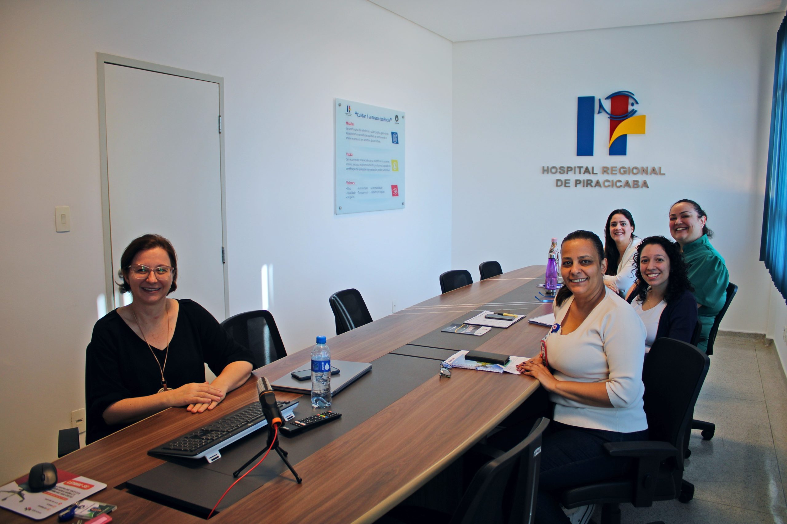 Leia mais sobre o artigo GERENTE DE PRÁTICAS ASSISTENCIAIS DO HRP PARTICIPA DO ENCONTRO NA CTQCSP – CONASS
