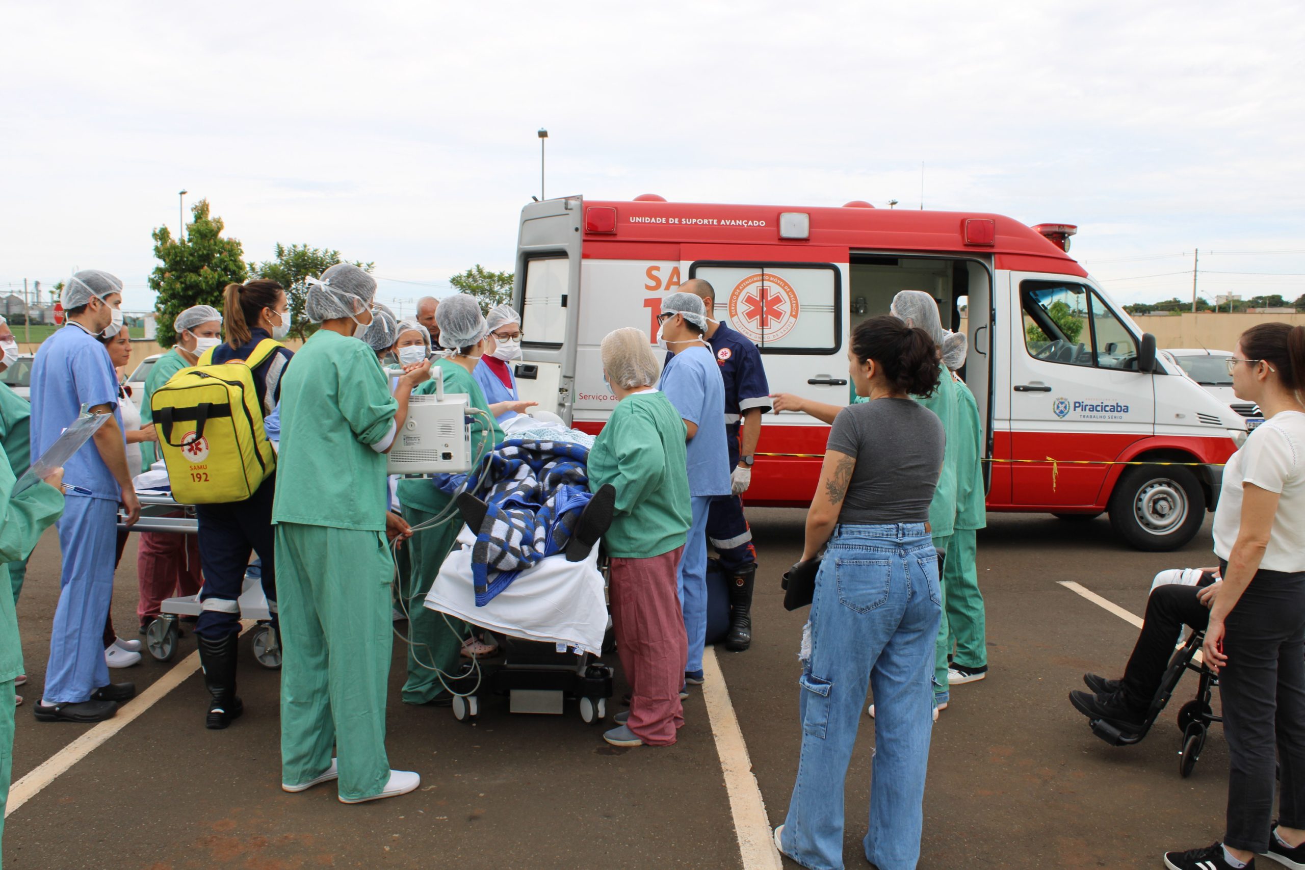 Leia mais sobre o artigo Samu e Corpo de Bombeiros participam de simulado de incêndio no HRP-Unicamp