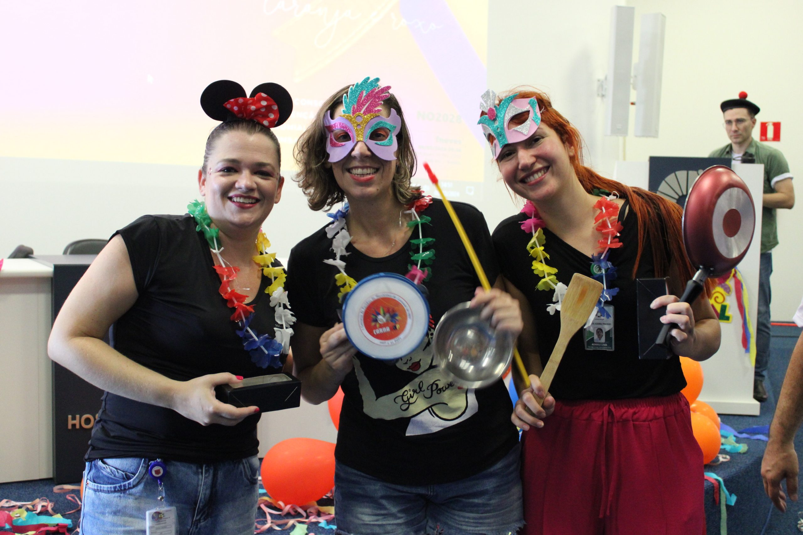 Leia mais sobre o artigo Unidos da UTI faturam Pandeiro de Ouro do 1º Concurso de Marchinhas do CarnaHRP