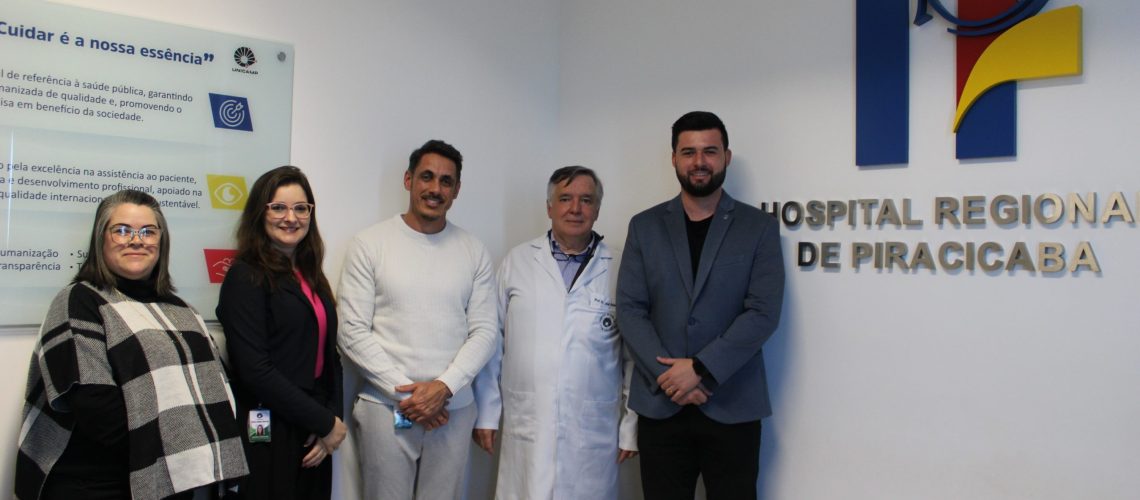 Da esquerda para a direita, Andressa Spadoni, Lenara Barbieri de Carvalho, Flavio Braga Reis, José Roberto Matos Souza e o vereador Rafael Boer